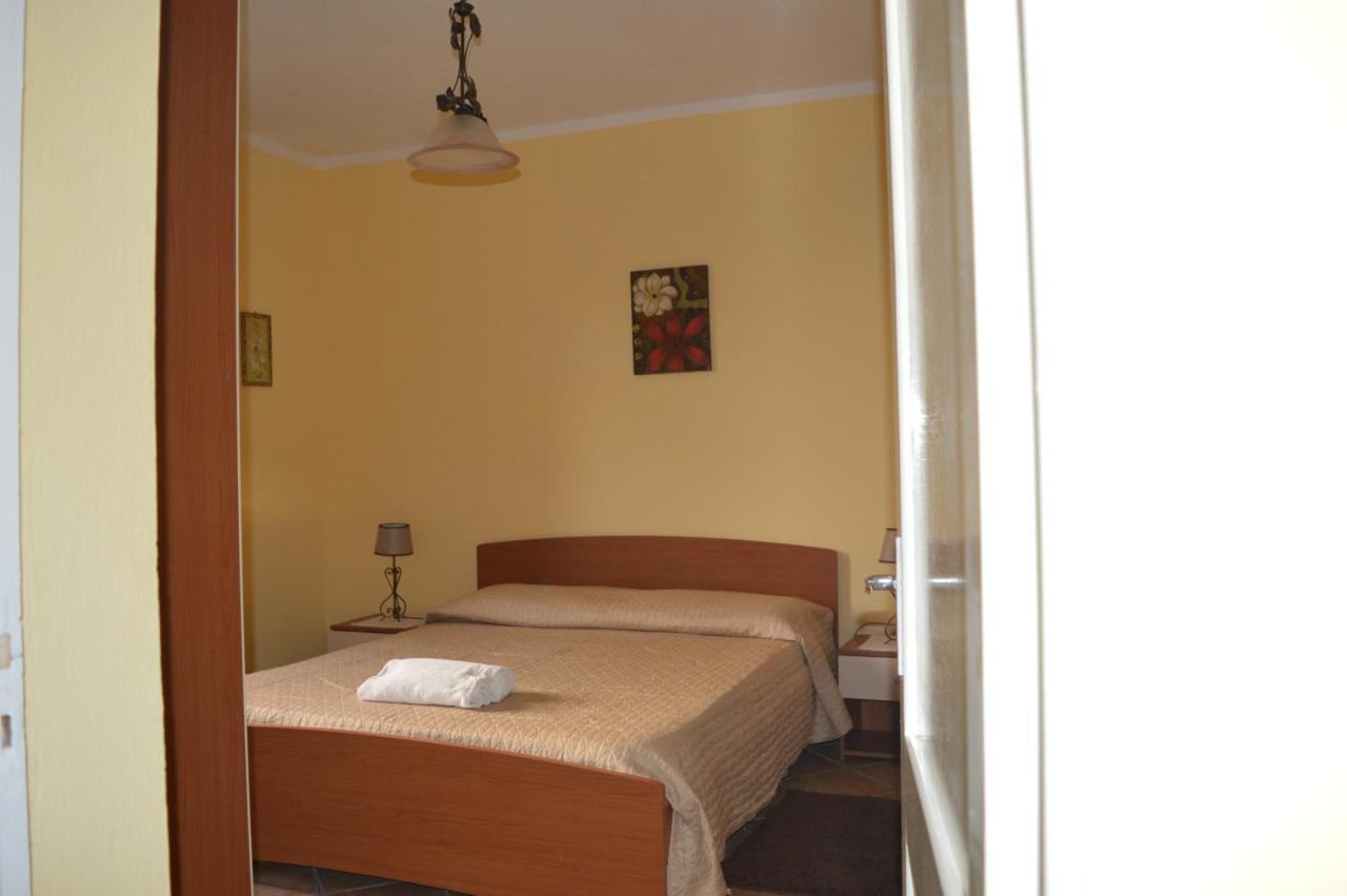 I Girasoli - Casa Alina Tresnuraghes Extérieur photo